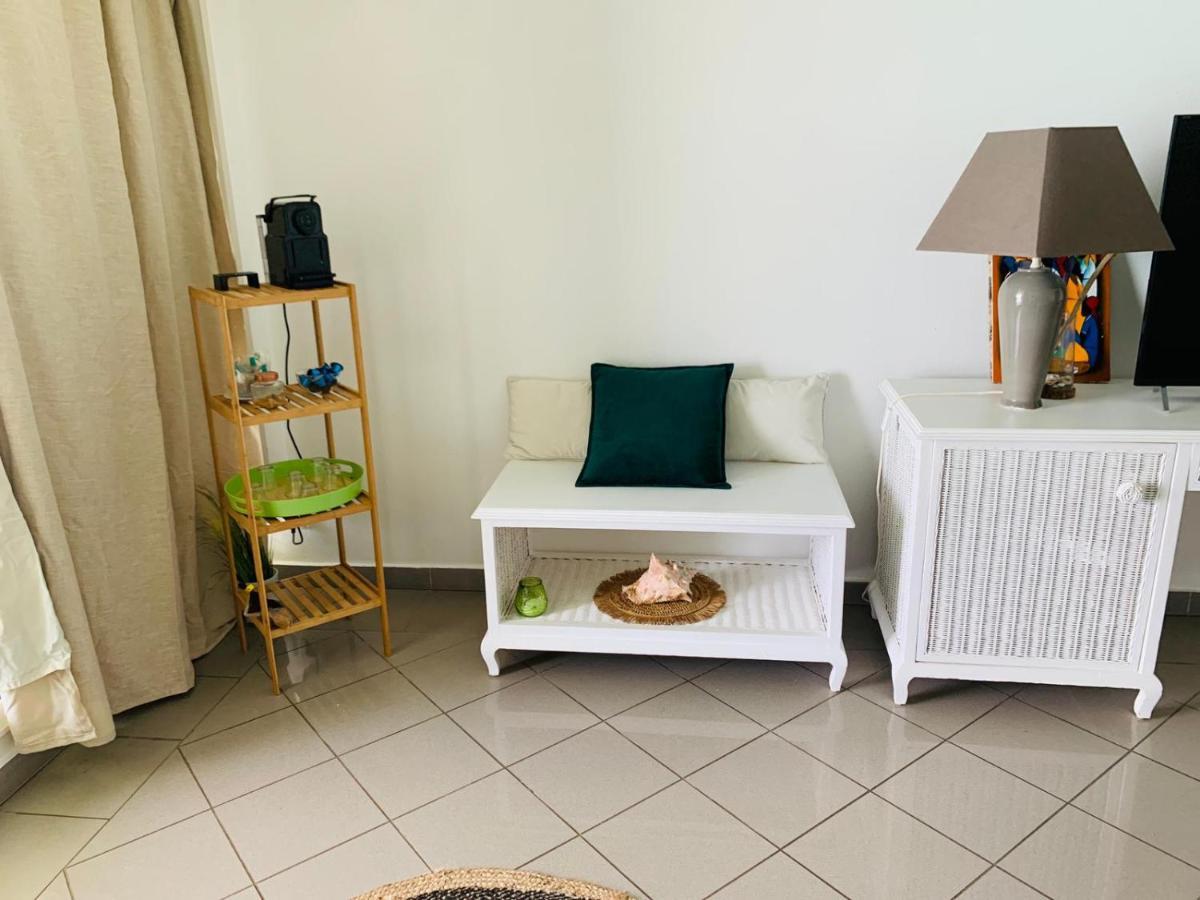 Le Pelican Le Gosier  Luaran gambar